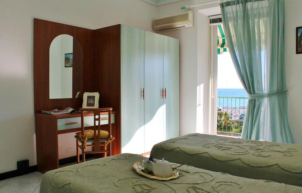 אלביסולה סופריורה Appartamenti Mare Azzurro By Holiday World מראה חיצוני תמונה